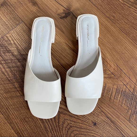 intentionally blank Shoes - Off white elegant slide by intentionally blank